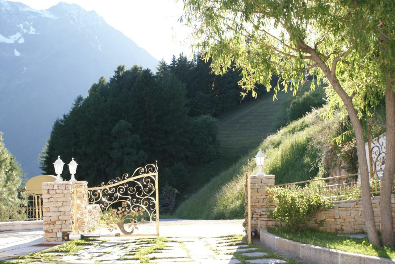 B&B Das Land-Palais - Private Mountain Hideaway Selva dei Molini Exterior photo